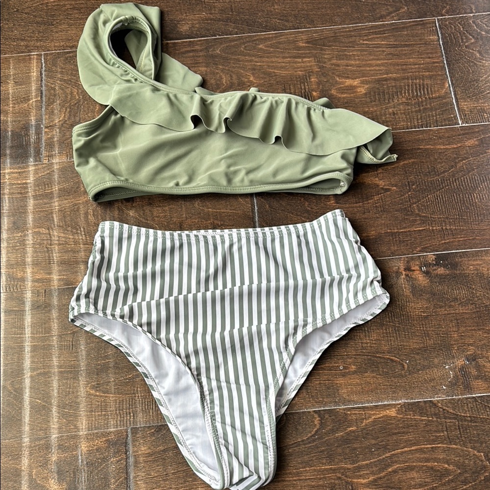 Green One-Shoulder Bikini Set